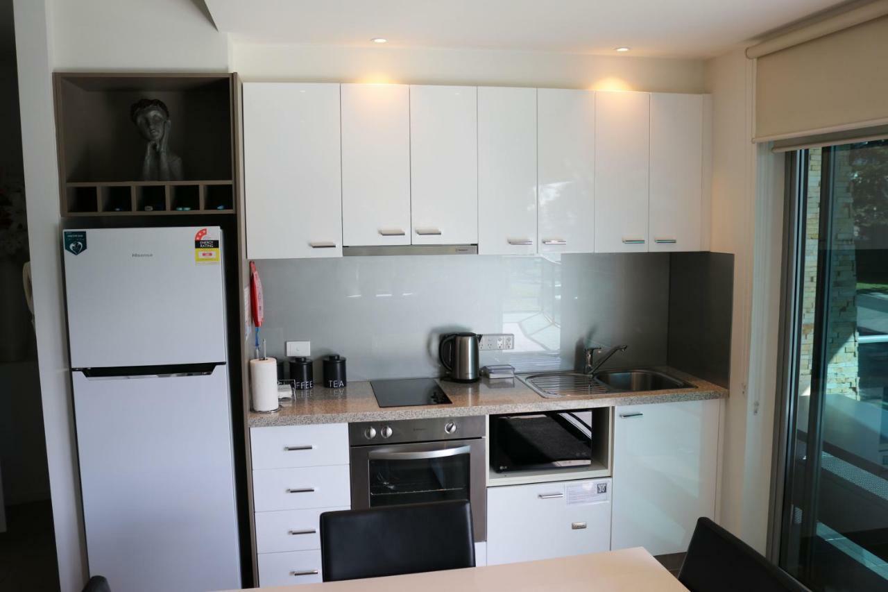 130 At The Waves Apartment Cowes Bagian luar foto