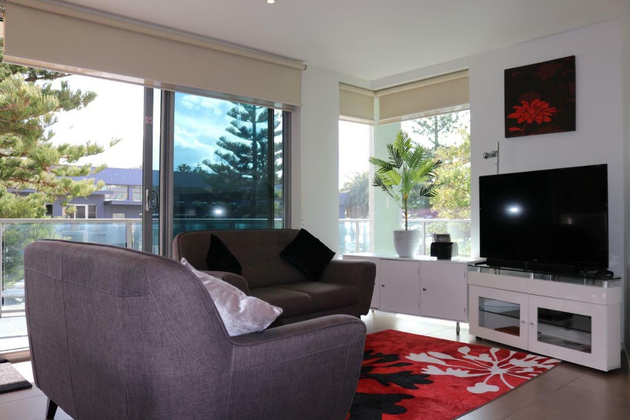 130 At The Waves Apartment Cowes Bagian luar foto