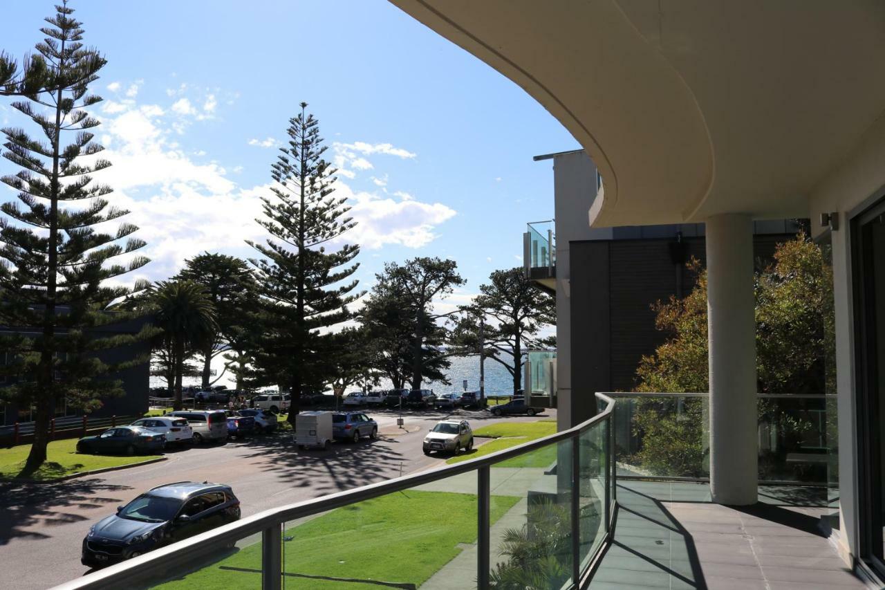 130 At The Waves Apartment Cowes Bagian luar foto